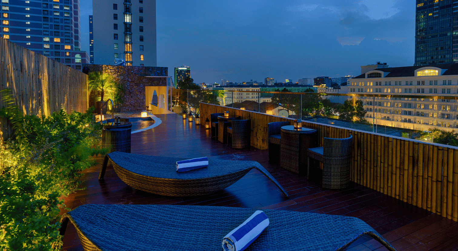 Rooftop Outdoor Jacuzzi