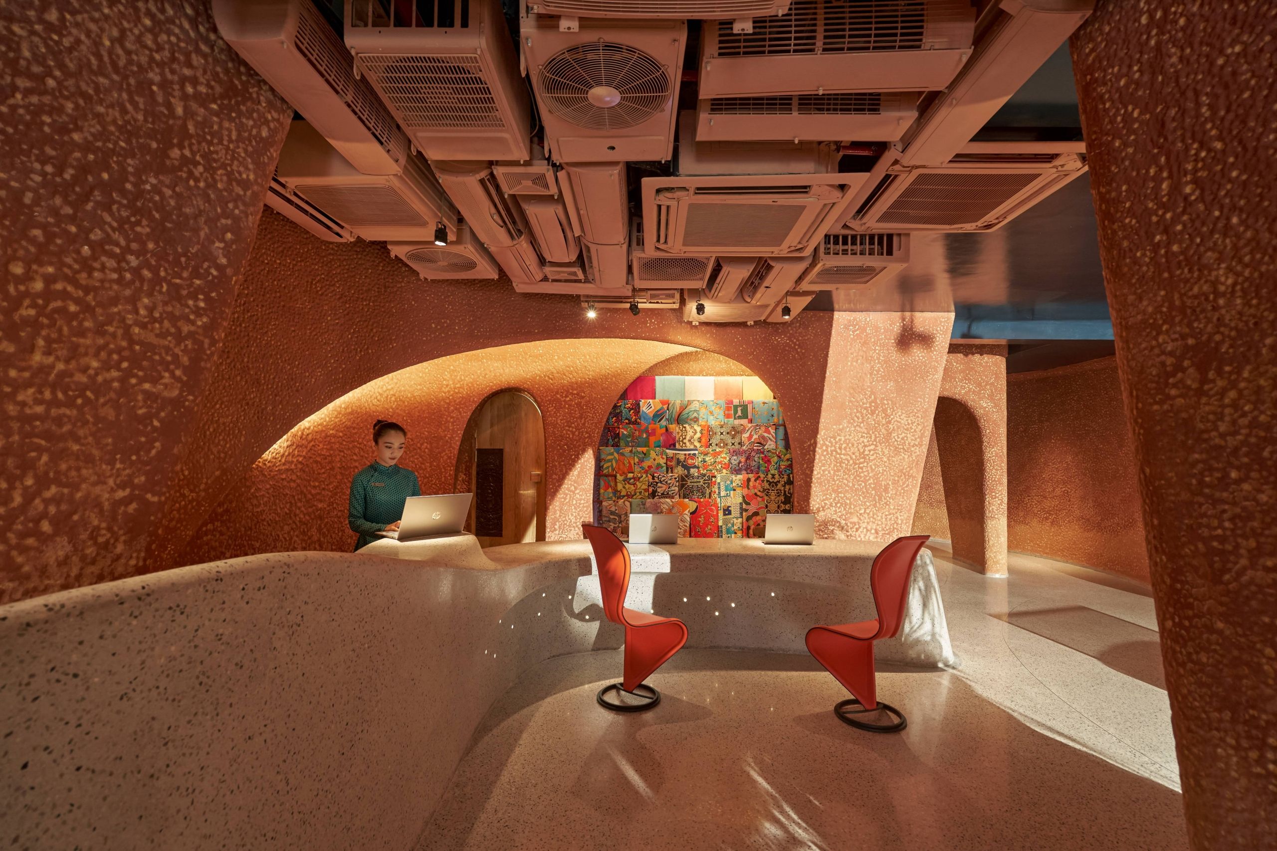 Examiner: Silverland Ben Thanh Hotel Celebrates The 2024 Continental Luxury Destination Award