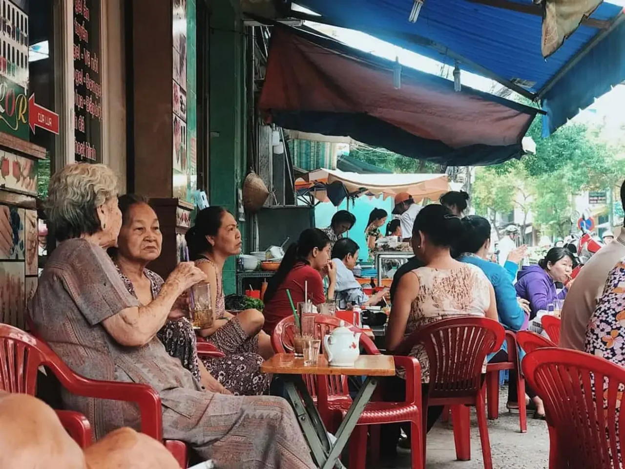 What is special about Vietnamese coffee? 3 morning coffee in saigon
