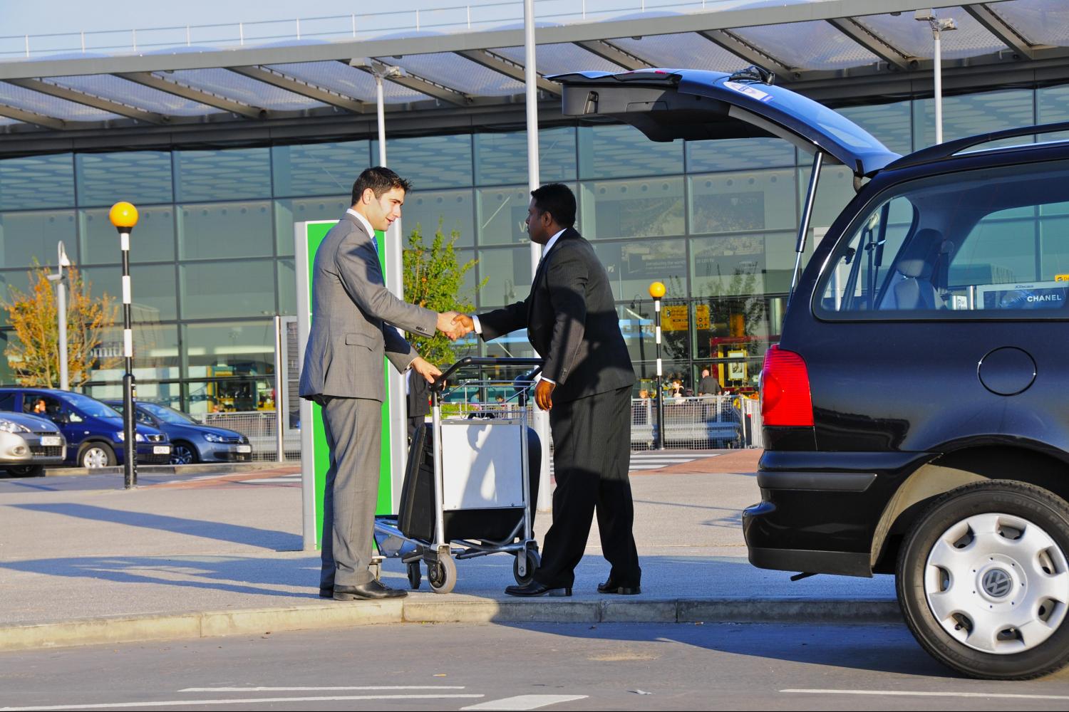 How to get from Ho Chi Minh Airport (SGN) to District 1 in the City Centre?