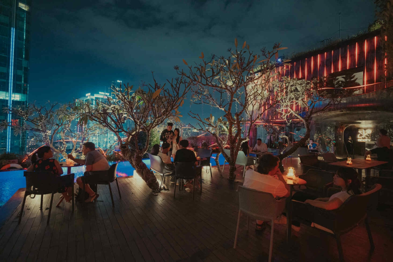 cocktail bar in district 1