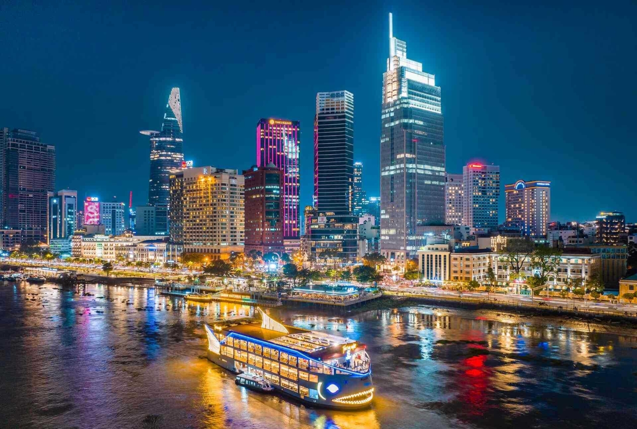 Saigon River - where the river lives the city 3 dinner cruise on saigon river