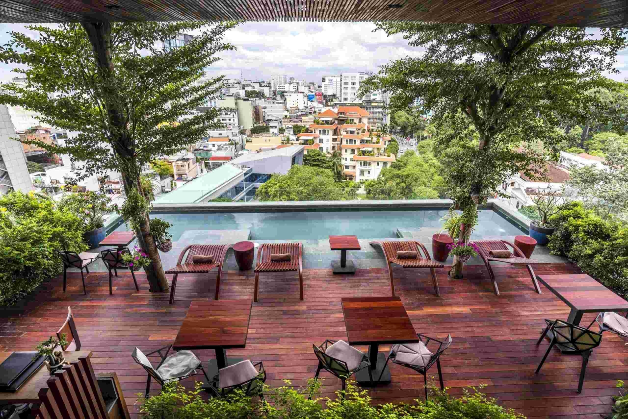 How to book a 4-star hotel in Ho Chi Minh City at a good rate, saving costs 1 book hotel ho chi minh district 1