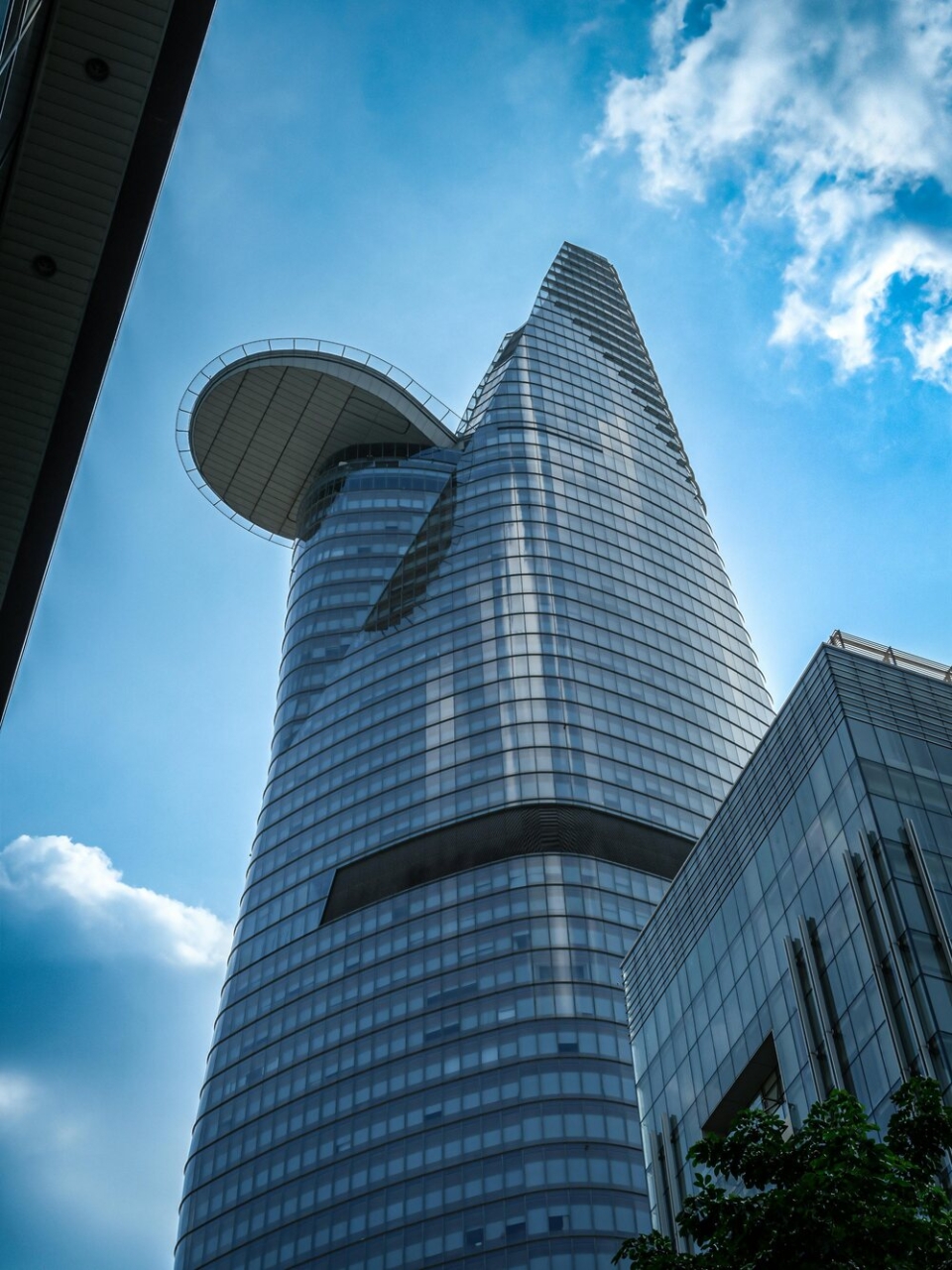 Top 10 Places to Visit in Ho Chi Minh City to Uncover Its Charm 4 bitexco saigon skydeck