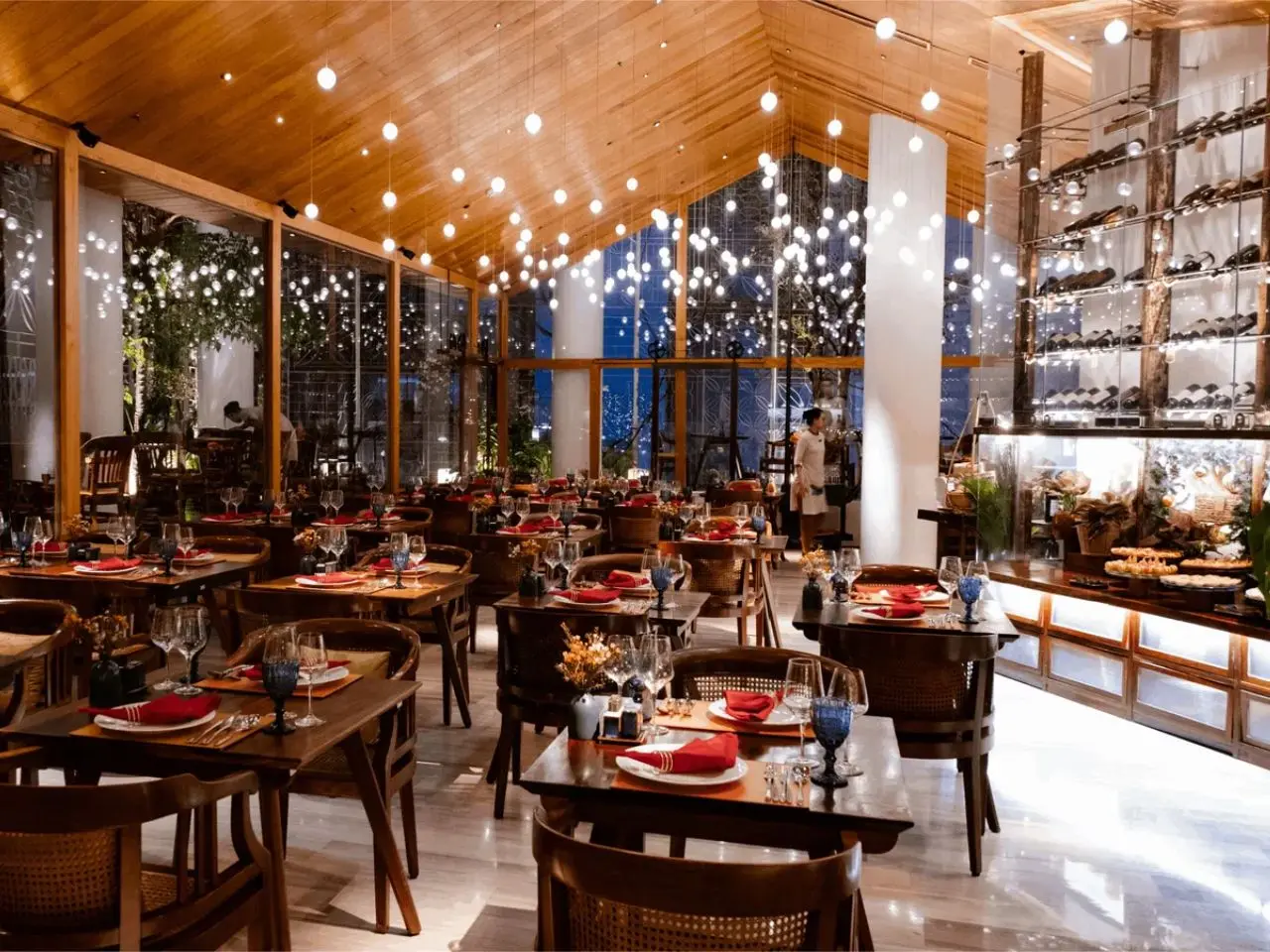 Luxury Hotels In District 1 Luxurious Spaces Magnificent Services