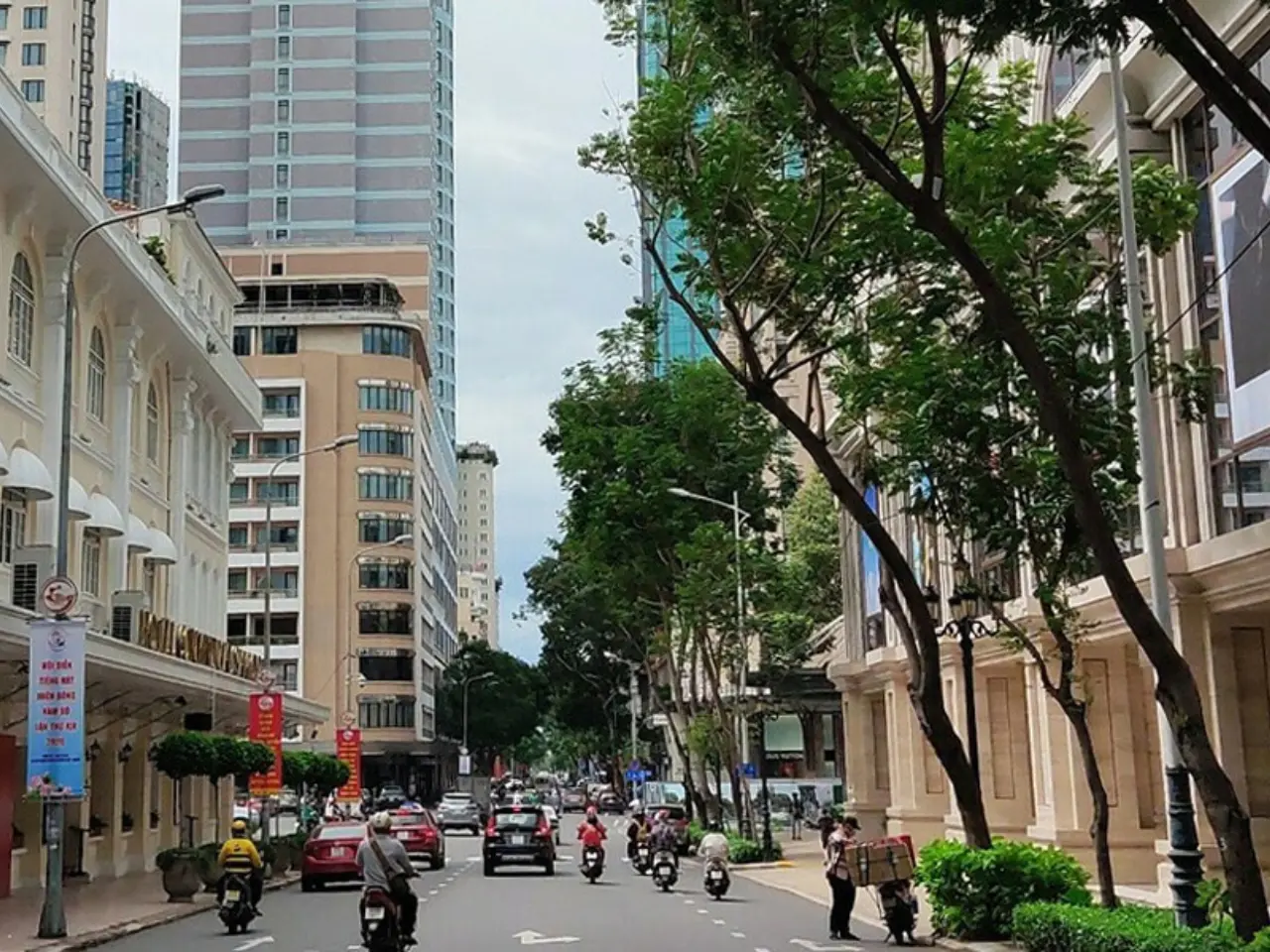 2.-Dong-Khoi-Street-The-Bustling-Shopping-And-Entertainment-Street-Of-The-City