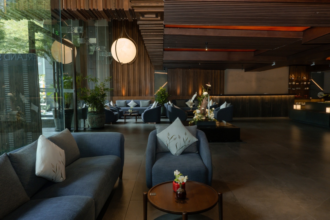 Lobby 5