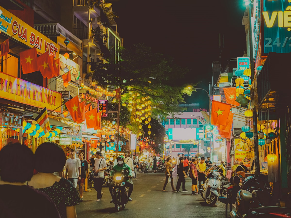 Khu vực xung quanh khách sạn gần ga metro Bến Thành có gì chơi?