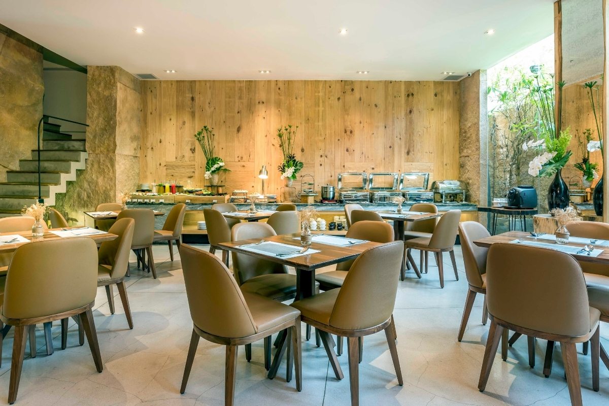 Afternoon Tea in Saigon: Silverland Yen Hotel